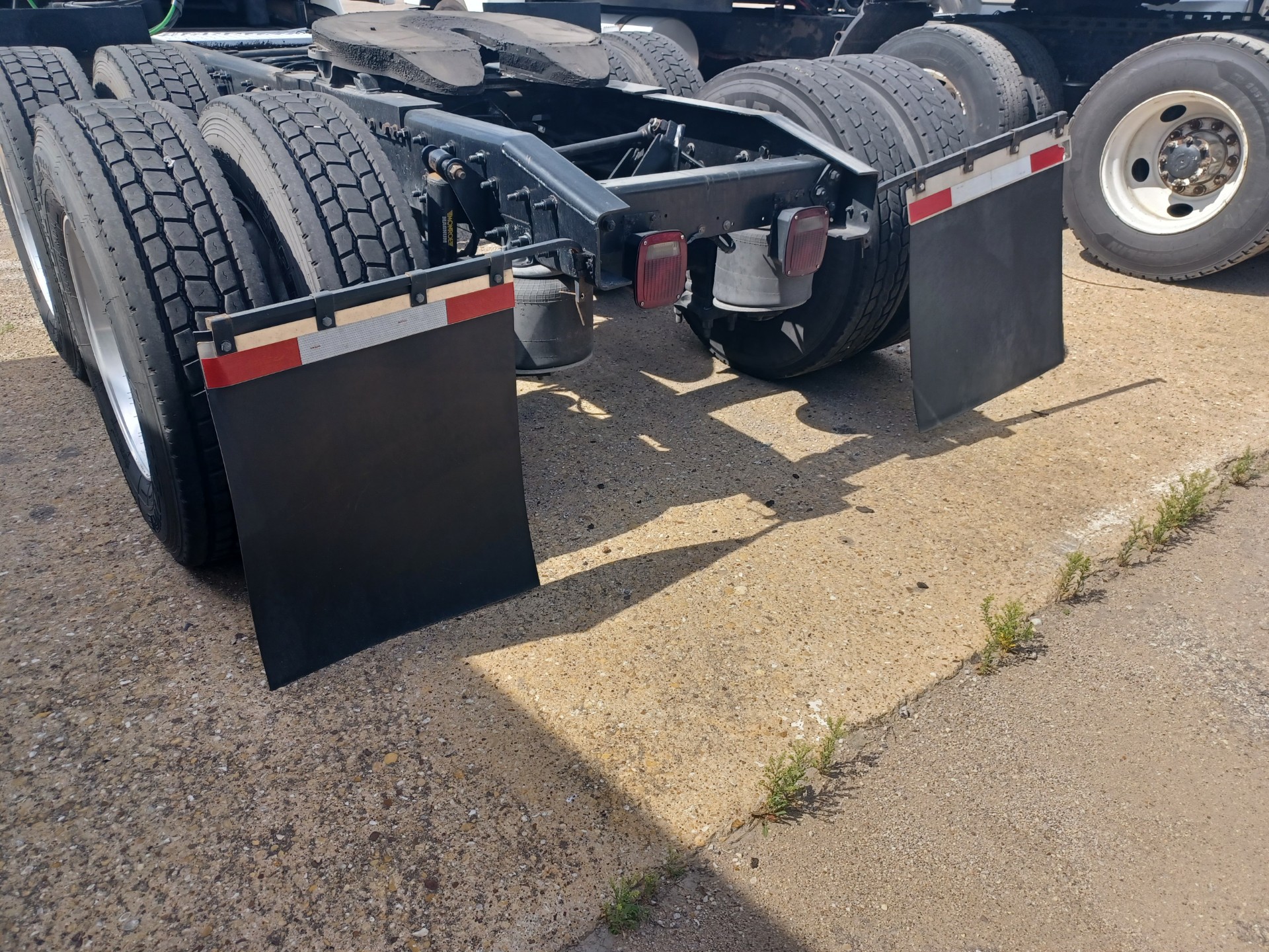 TM2424C - 24"x24" Chevron Pattern Mudflap (Pallet of 125 pairs)